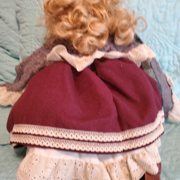 The BOYD'S COLLECTION Doll - Picture 12 of 12